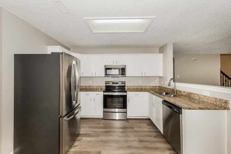 3,200/Mo, 5111 Whisenand Dr Indianapolis, IN 46254 Kitchen View