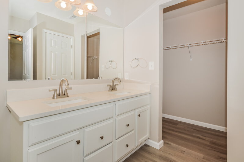 1,835/Mo, 7717 Belmac Ln Camby, IN 46113 Main Bathroom View