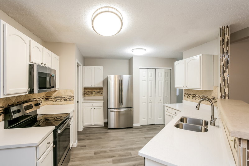2,335/Mo, 6336 Alonzo Dr Indianapolis, IN 46217 Kitchen View