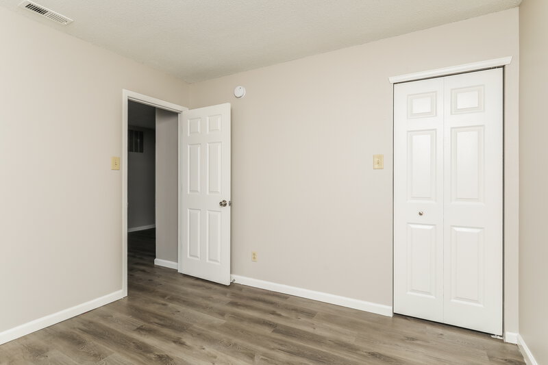 2,130/Mo, 6336 Alonzo Dr Indianapolis, IN 46217 Bedroom View 3