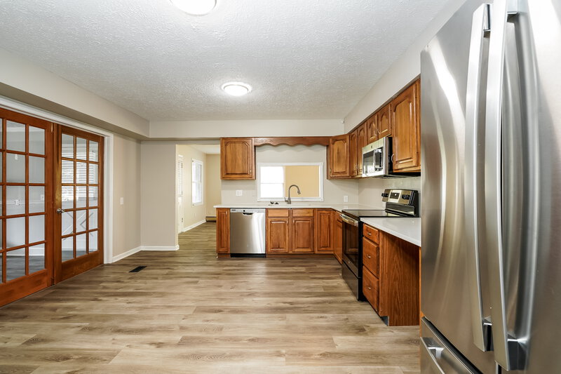 1,720/Mo, 5112 Beechwood Rd Avon, IN 46123 Kitchen View 3