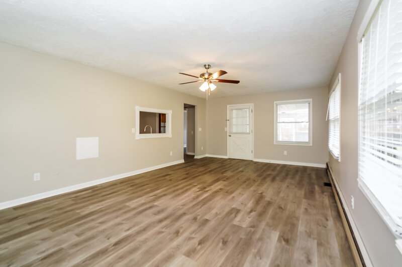 1,720/Mo, 5112 Beechwood Rd Avon, IN 46123 Family Room View