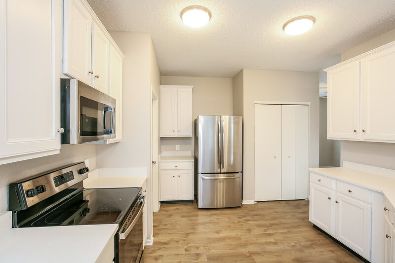 2,035/Mo, 8636 Wheatfield Dr Camby, IN 46113 Kitchen View