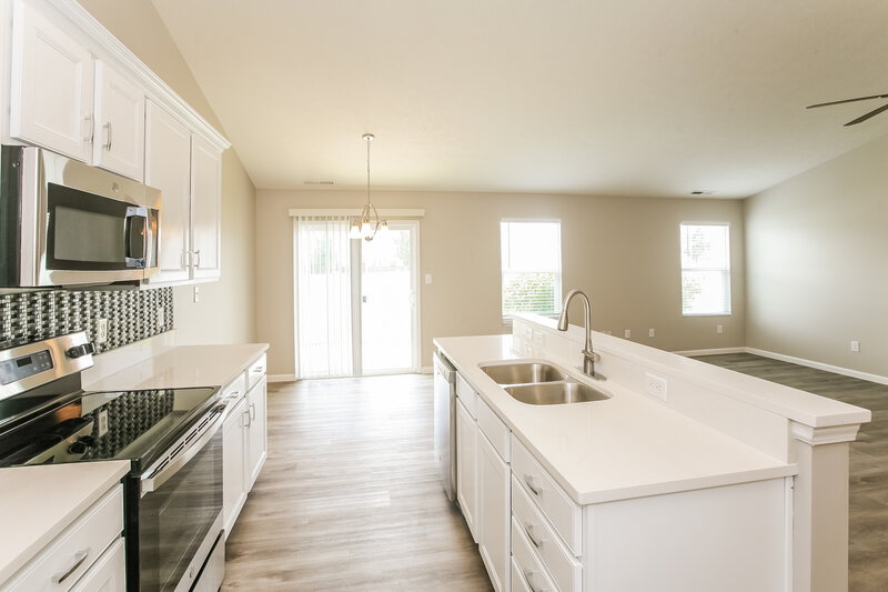 2,320/Mo, 4557 Walcott Dr Noblesville, IN 46062 Kitchen View 2