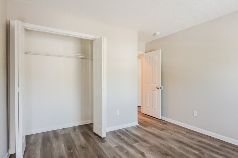 2,085/Mo, 4011 Village Trace Blvd Indianapolis, IN 46254 Bedroom View 2