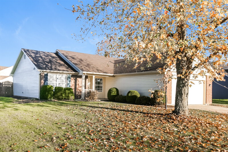 2,140/Mo, 6566 Crossbridge Dr Noblesville, IN 46062 Front View