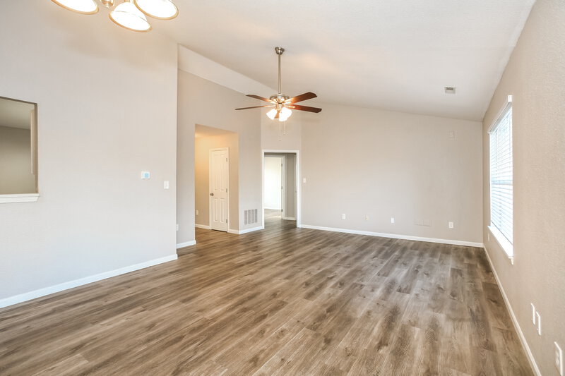 2,140/Mo, 6566 Crossbridge Dr Noblesville, IN 46062 Dining Room View