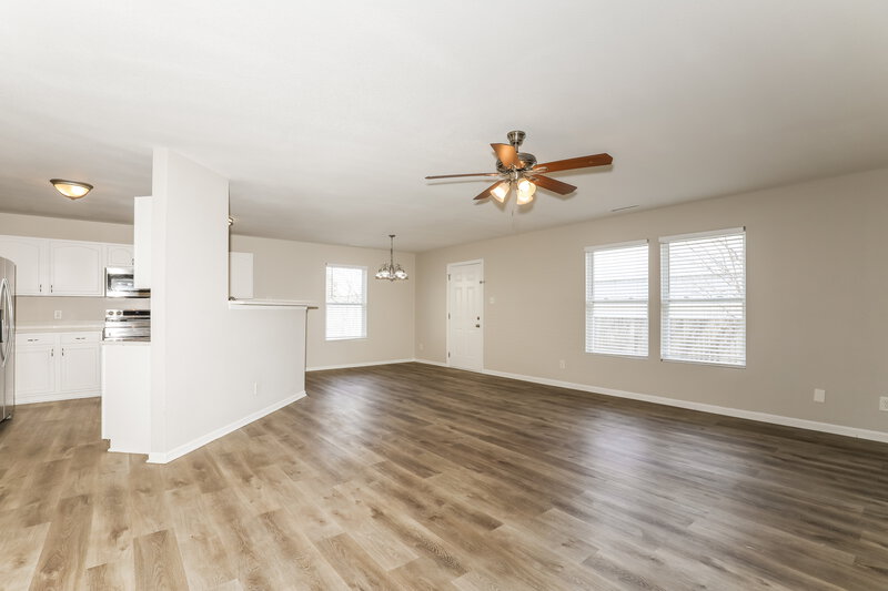 2,265/Mo, 2035 Brookside Ct Greenfield, IN 46140 Living Room View