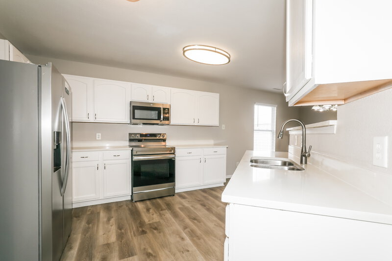 2,265/Mo, 2035 Brookside Ct Greenfield, IN 46140 Kitchen View