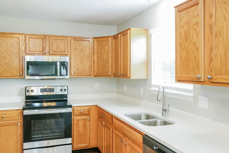 3,210/Mo, 4310 Blue Spruce Ct Greenwood, IN 46143 Kitchen View