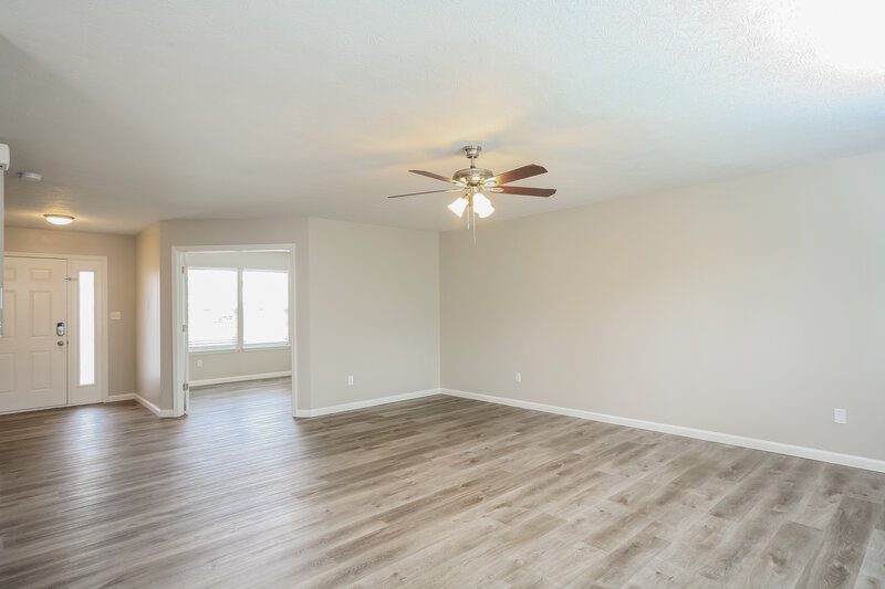 2,105/Mo, 3315 Grove Berry Ln Indianapolis, IN 46239 Living Room View