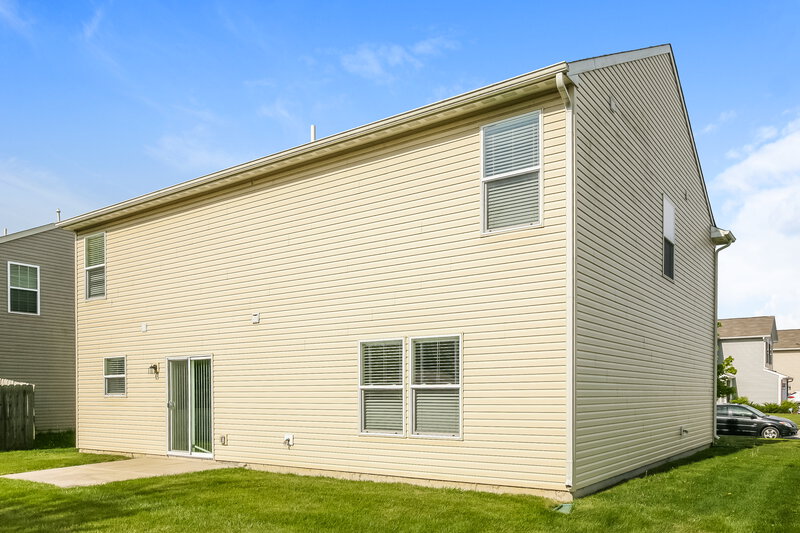 2,105/Mo, 3315 Grove Berry Ln Indianapolis, IN 46239 Rear View 2