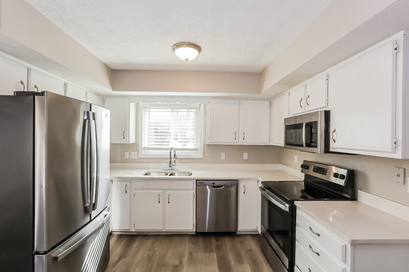 2,105/Mo, 8460 Countryside Ct Indianapolis, IN 46231 Kitchen View