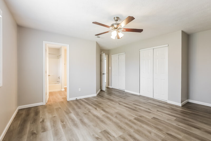 2,105/Mo, 8460 Countryside Ct Indianapolis, IN 46231 Main Bedroom View 2