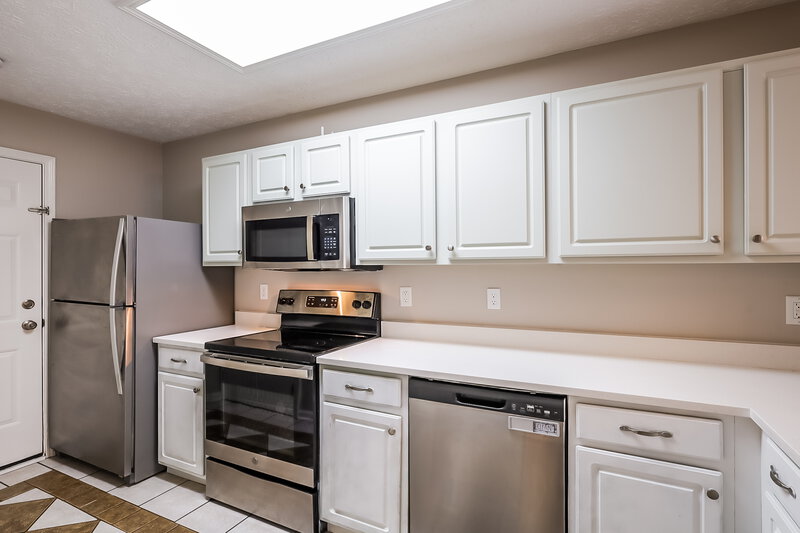 2,390/Mo, 4439 Connaught E Dr Plainfield, IN 46168 Kitchen View