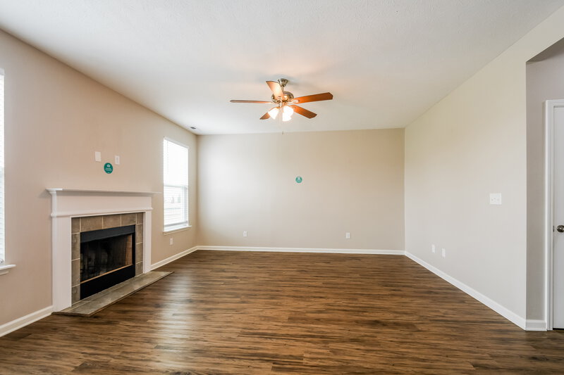 2,130/Mo, 5780 Bluff View Ln Whitestown, IN 46075 Living Room View