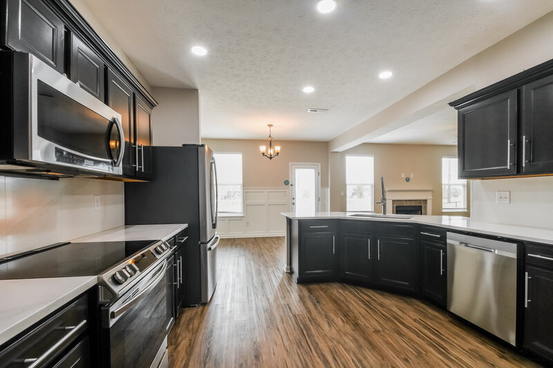 2,130/Mo, 5780 Bluff View Ln Whitestown, IN 46075 Kitchen View