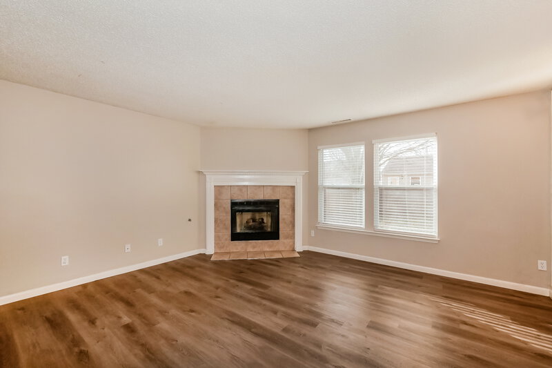 1,770/Mo, 2014 Dutch Elm Dr Indianapolis, IN 46231 Living Room View 2