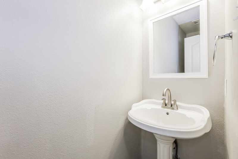 2,065/Mo, 8421 Ash Grove Dr Camby, IN 46113 Bathroom View