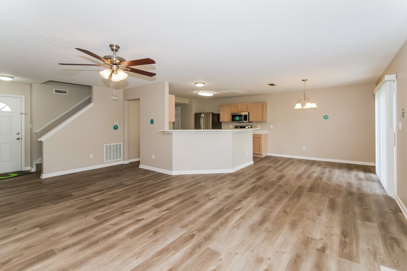1,950/Mo, 7153 Wellwood Dr Indianapolis, IN 46217 Living Room View 2