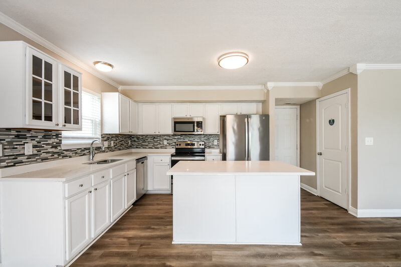 2,210/Mo, 15397 Dry Creek Rd Noblesville, IN 46060 Kitchen View 2