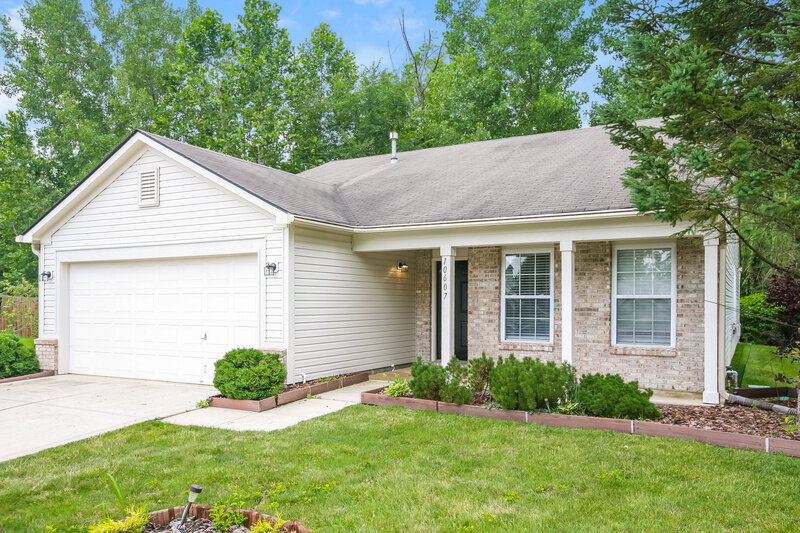 2,235/Mo, 10607 Pickens Ct Indianapolis, IN 46234 Front View