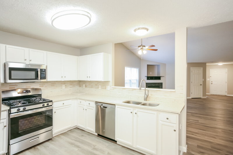 2,235/Mo, 10607 Pickens Ct Indianapolis, IN 46234 Kitchen View