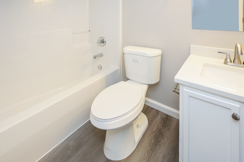 2,235/Mo, 10607 Pickens Ct Indianapolis, IN 46234 Bathroom View