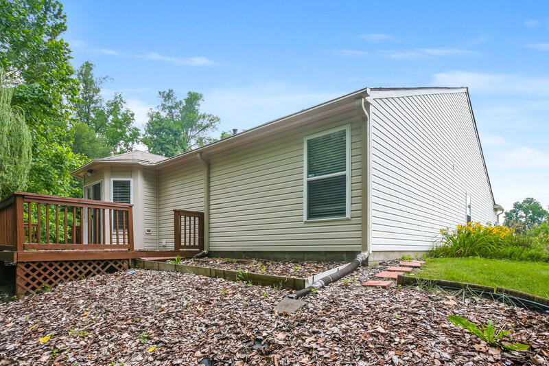 2,235/Mo, 10607 Pickens Ct Indianapolis, IN 46234 Rear View 2
