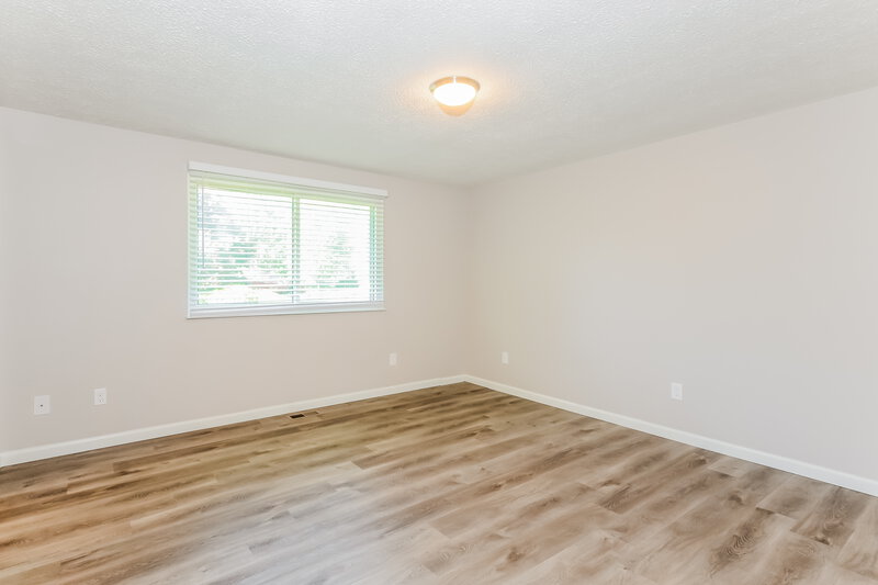 1,795/Mo, 8130 Clayburn Dr Indianapolis, IN 46268 Main Bedroom View