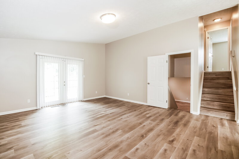 1,750/Mo, 4118 Stone Mill Dr Indianapolis, IN 46237 Living Room View 3