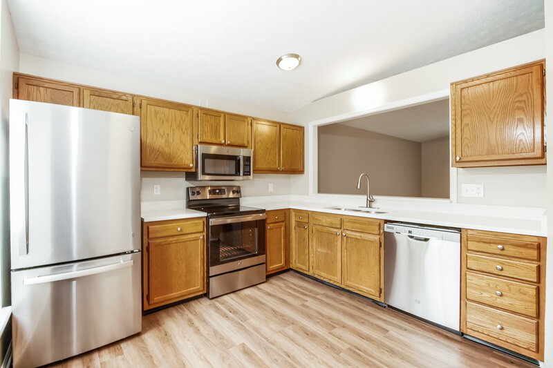 1,750/Mo, 4118 Stone Mill Dr Indianapolis, IN 46237 Kitchen View