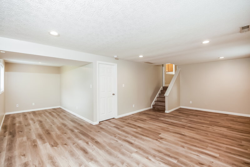 1,750/Mo, 4118 Stone Mill Dr Indianapolis, IN 46237 Family Room View 2