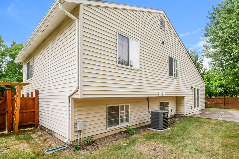 1,750/Mo, 4118 Stone Mill Dr Indianapolis, IN 46237 Rear View