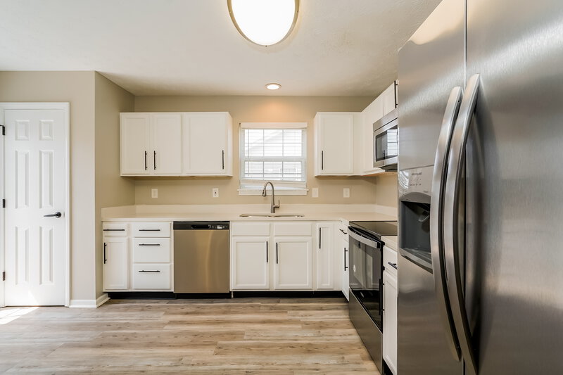 1,905/Mo, 233 Sweetheart Ct Greenfield, IN 46140 Kitchen View