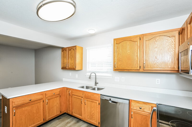 1,830/Mo, 15510 Wandering Way Noblesville, IN 46060 Kitchen View