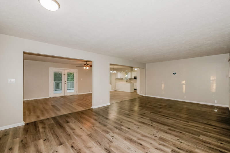 1,775/Mo, 11320 Bloomfield Dr Indianapolis, IN 46259 Living Room View