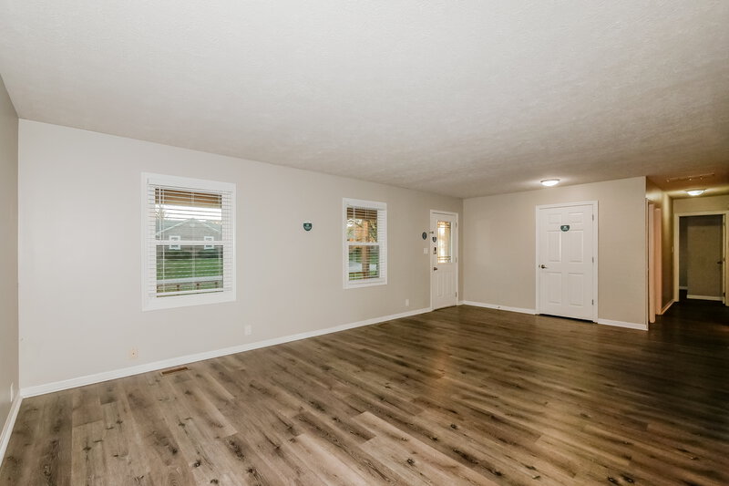 1,775/Mo, 11320 Bloomfield Dr Indianapolis, IN 46259 Living Room View 3