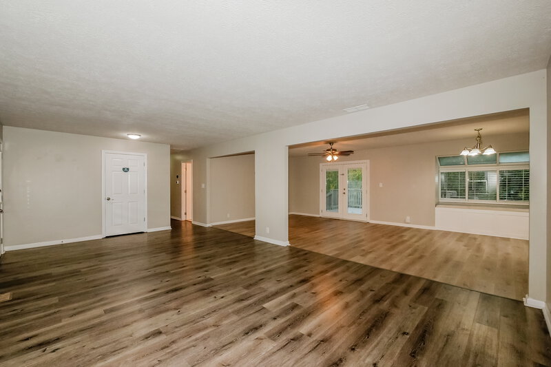 1,775/Mo, 11320 Bloomfield Dr Indianapolis, IN 46259 Living Room View 4