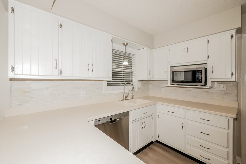 1,775/Mo, 11320 Bloomfield Dr Indianapolis, IN 46259 Kitchen View 2