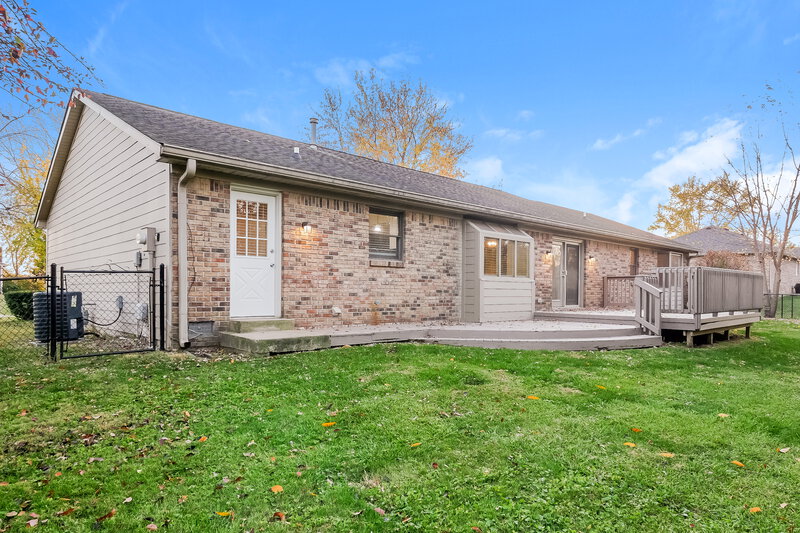 1,775/Mo, 11320 Bloomfield Dr Indianapolis, IN 46259 Rear View