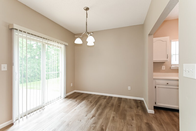 1,760/Mo, 2826 Cahokia Ct Indianapolis, IN 46217 Dining Room View