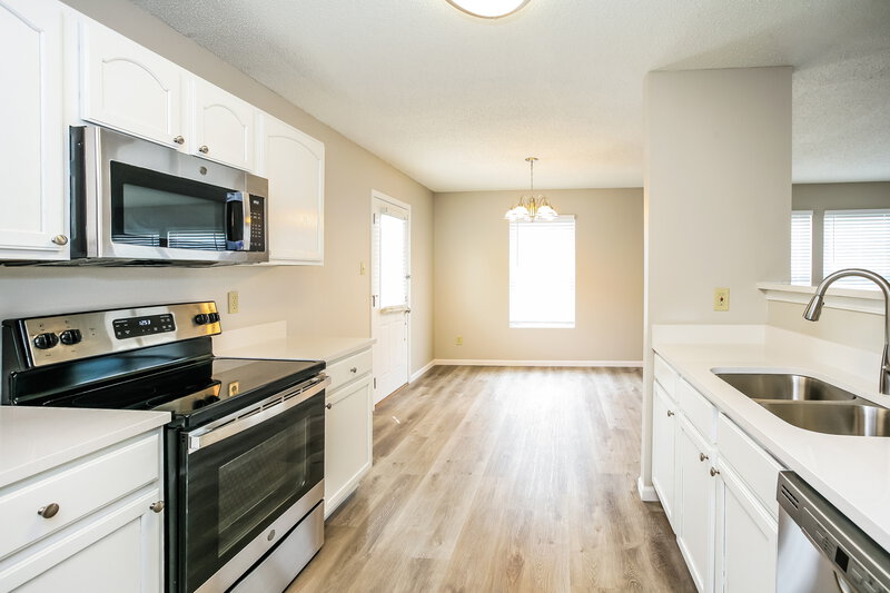 1,740/Mo, 8615 Bluff Point Dr Camby, IN 46113 Kitchen View