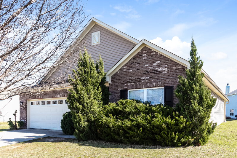 2,105/Mo, 8267 Templederry Dr Brownsburg, IN 46112 Front View