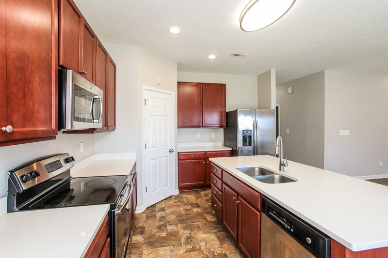 2,105/Mo, 8267 Templederry Dr Brownsburg, IN 46112 Kitchen View