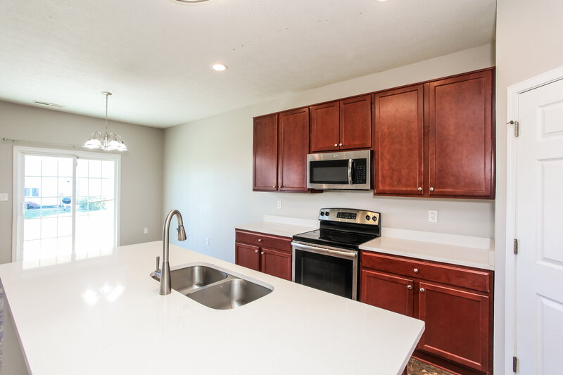 2,105/Mo, 8267 Templederry Dr Brownsburg, IN 46112 Kitchen View 2