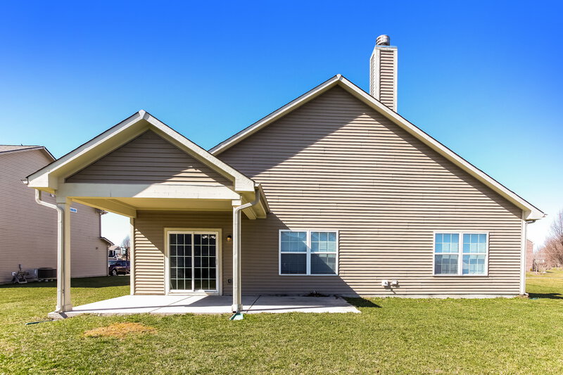 2,105/Mo, 8267 Templederry Dr Brownsburg, IN 46112 Rear View