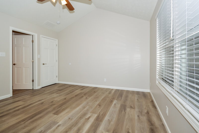 1,630/Mo, 7142 Oldham Dr Indianapolis, IN 46221 Main Bedroom View 2