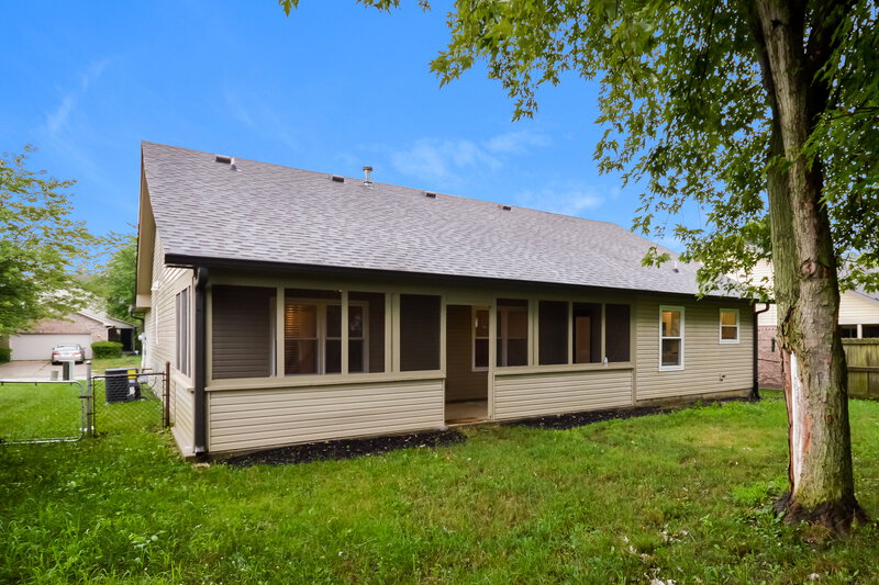 1,630/Mo, 7142 Oldham Dr Indianapolis, IN 46221 Rear View