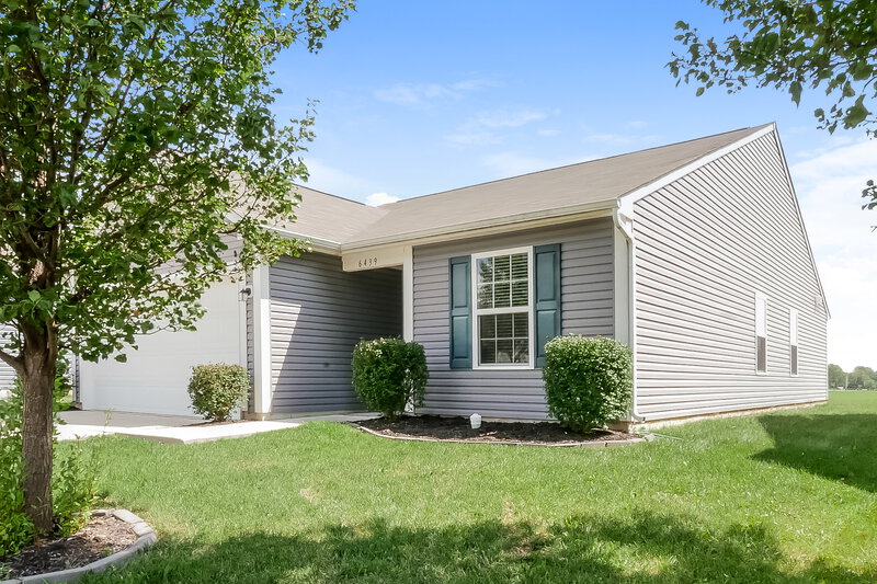 1,630/Mo, 6439 Emerald Springs Dr Indianapolis, IN 46221 Front View